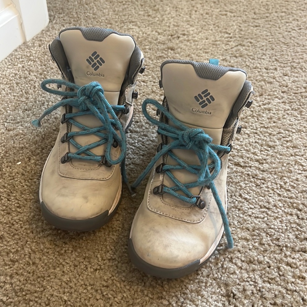 Columbia boots, size 8
